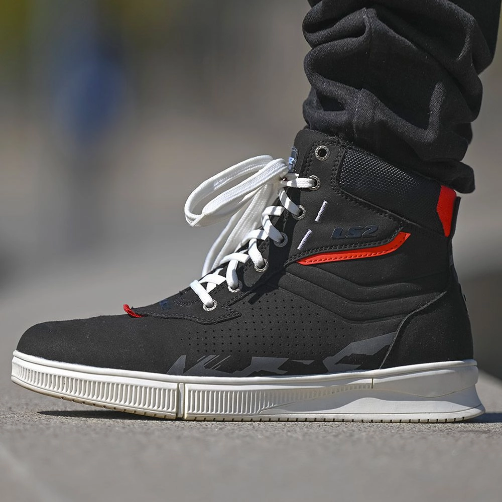 BOTA LS2 CHROME NEGRA